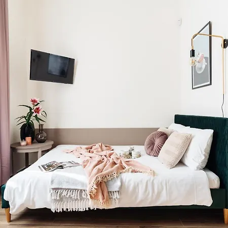 Sapphire By Loft Affair Hostel *